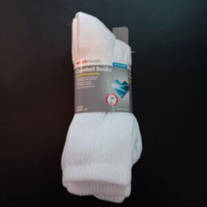 COMFORT 2 PACK WHITE SOCKS SIZE LARGE / X LARGE NWT